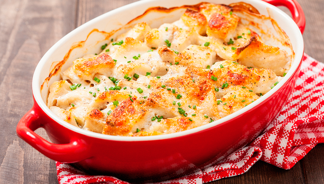 Bacalhau gratinado com creme de mandioca.