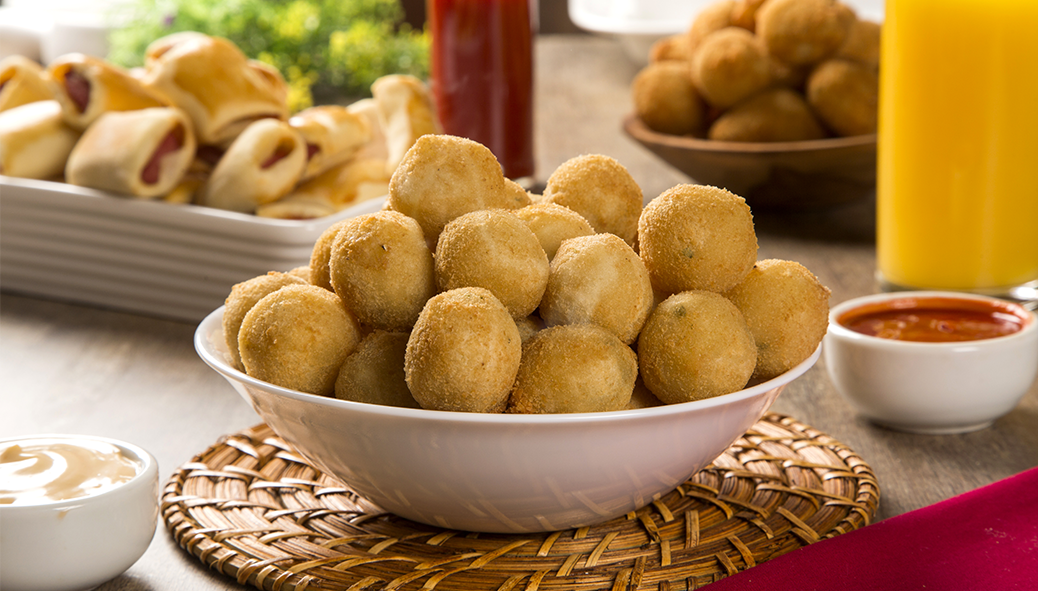 Bolinhas de Linguiça com Queijo Muçarela