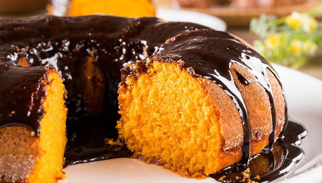 Bolo de Cenoura com Cobertura de Chocolate