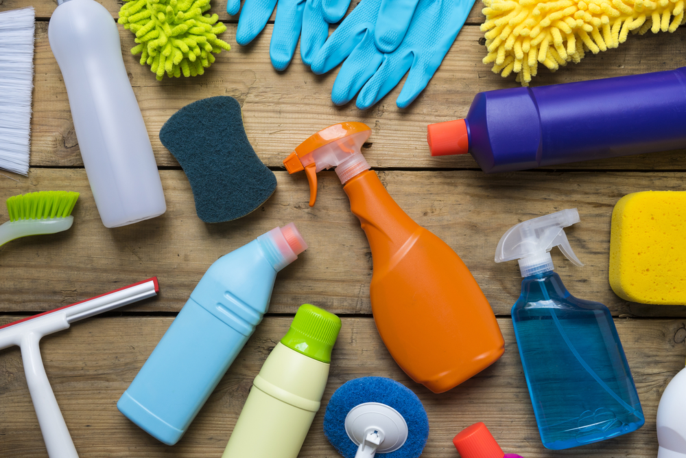 8 dicas de produtos de limpeza que você precisa ter em casa